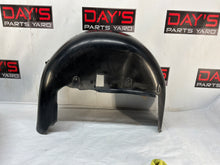Rh wheel liner - Day's Parts Yard