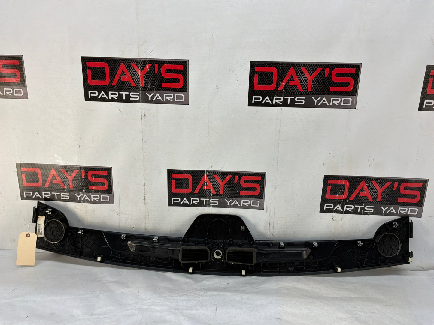 2011 Cadillac CTS-V Coupe Dashboard Dash Vent Windshield Defroster Trim Panel Grille OEM