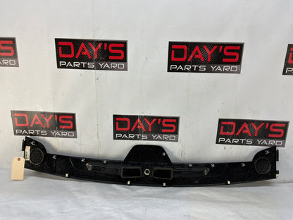 2011 Cadillac CTS-V Coupe Dashboard Dash Vent Windshield Defroster Trim Panel Grille OEM