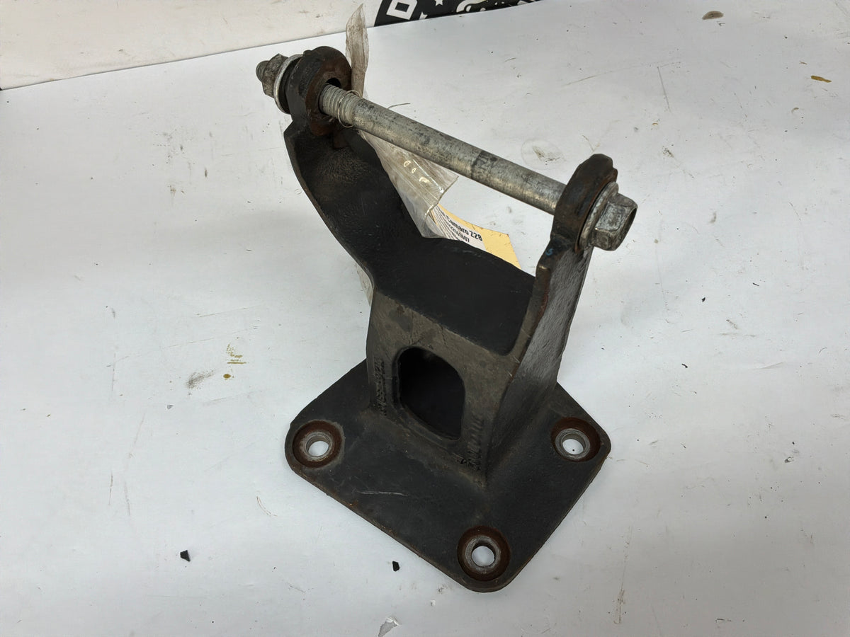 2002 Chevy Camaro Z28 Engine Motor Mounts OEM