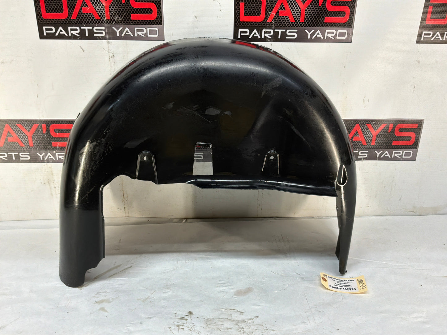 Rh wheel liner - Day's Parts Yard