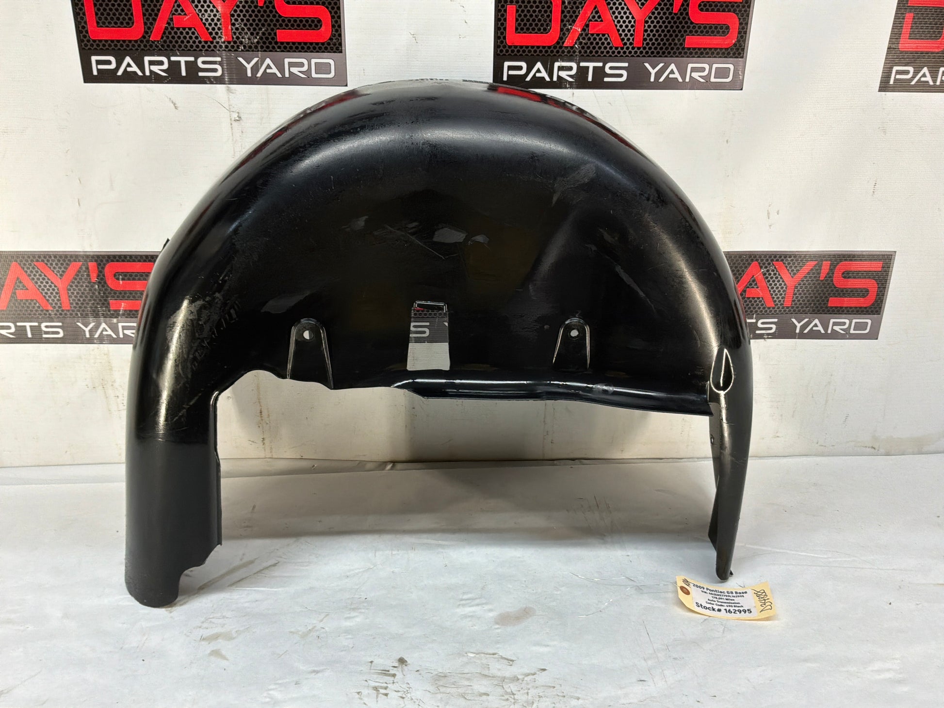 Rh wheel liner - Day's Parts Yard