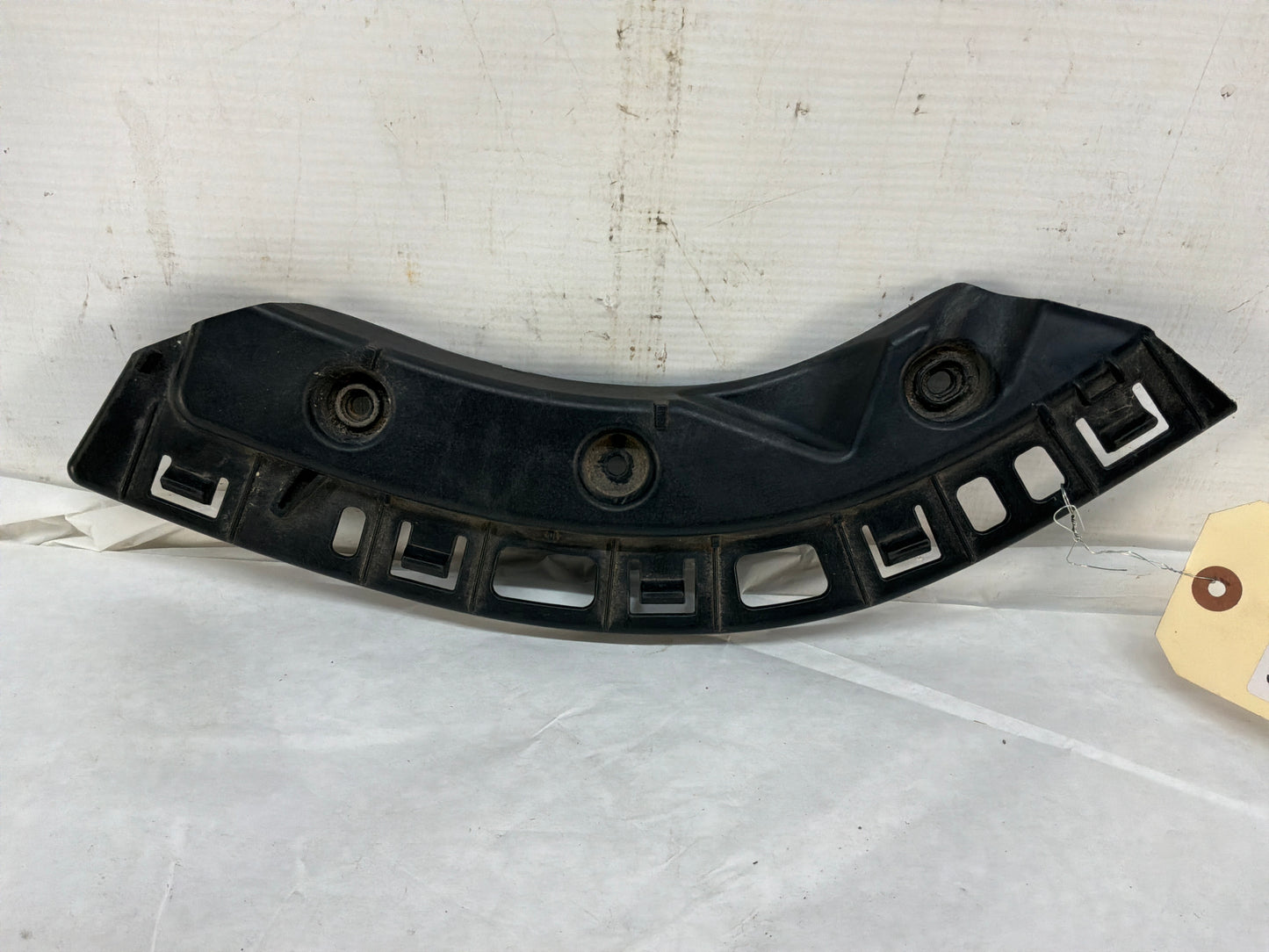 2016 Chevy SS Sedan RH Passenger Tail Light Taillight Bracket OEM
