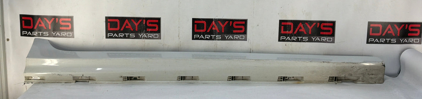 2008 Pontiac G8 GT RH Passenger Rocker Molding Side Skirt Panel Trim White OEM