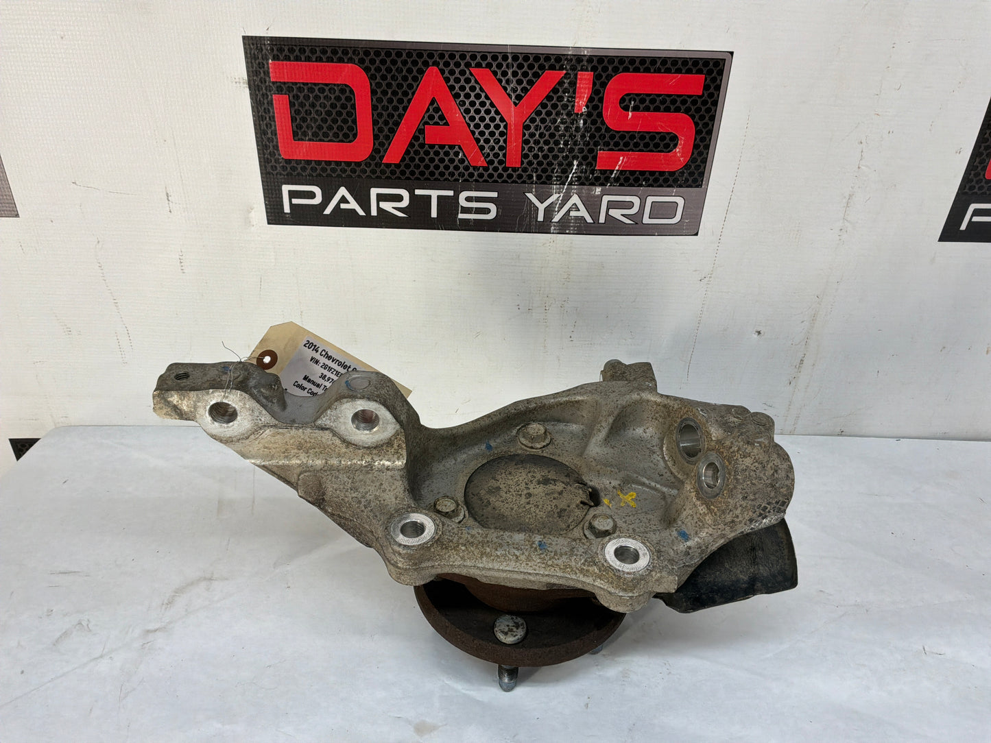 2014 Chevy Camaro ZL1 LH Driver Front Suspension Spindle Knuckle Hub OEM