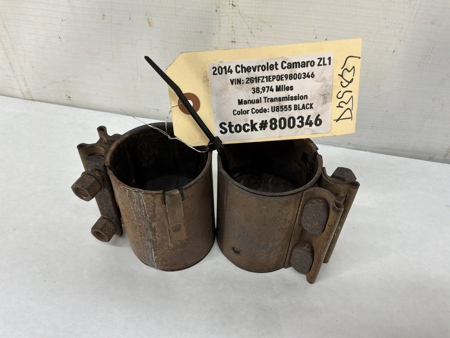 2014 Chevy Camaro ZL1 RH & LH Exhaust Muffler Intermediate Pipe Clamp OEM