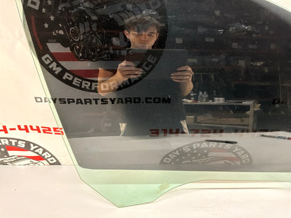 2014 Chevy SS Sedan RH Passenger Front Door Window Glass OEM