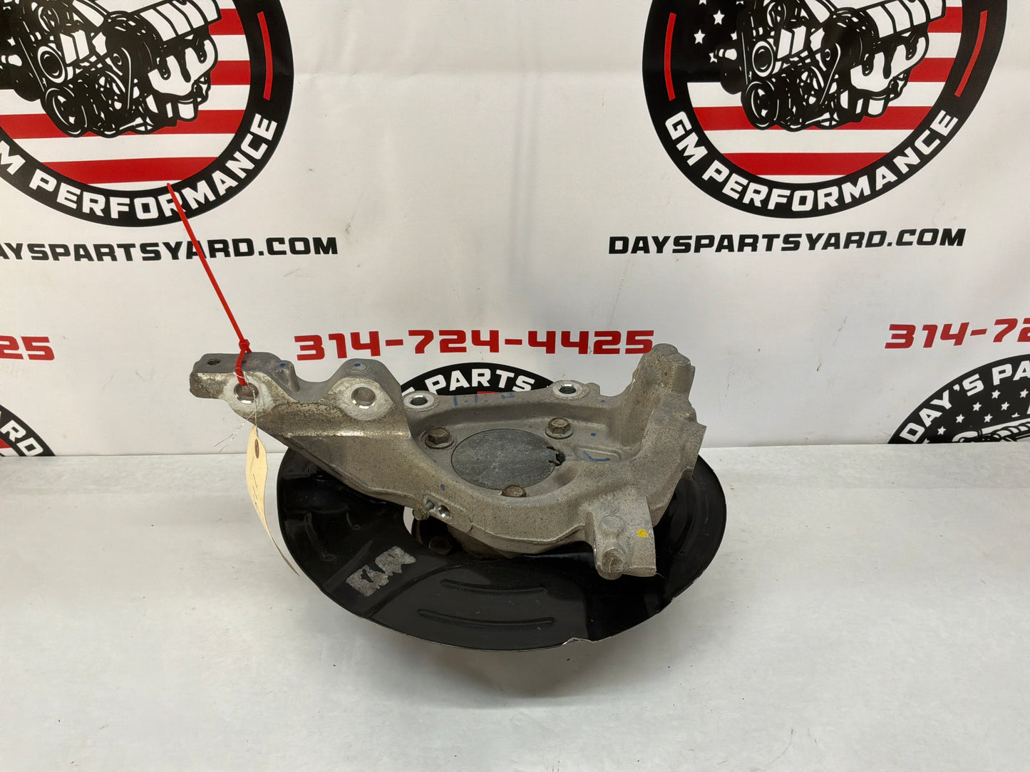 2014 Chevy Camaro SS RH Passenger Front Suspension Spindle Knuckle Hub Assembly OEM