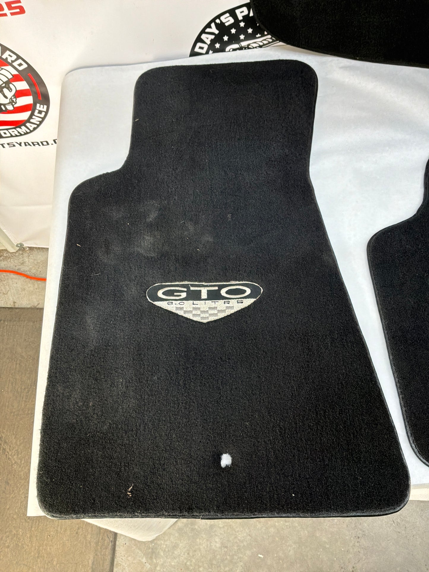 2005 Pontiac GTO Embroidered Front & Rear Floor Mats w/ Spare Tire Cover