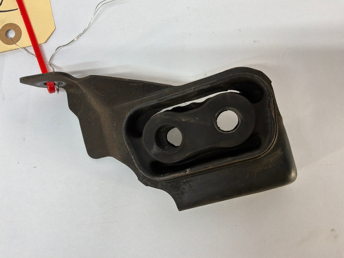 2017 Chevy SS Sedan RH Passenger Exhaust Muffler Hanger Bracket OEM