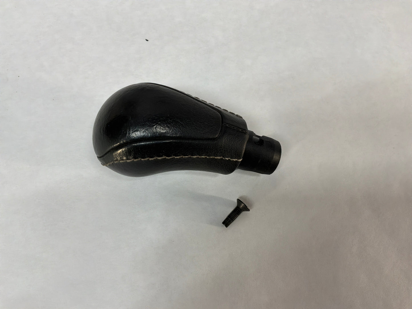 2014 Chevy Camaro SS Manual Transmission Center Console Armrest w/ Boot & Shifter Knob  OEM