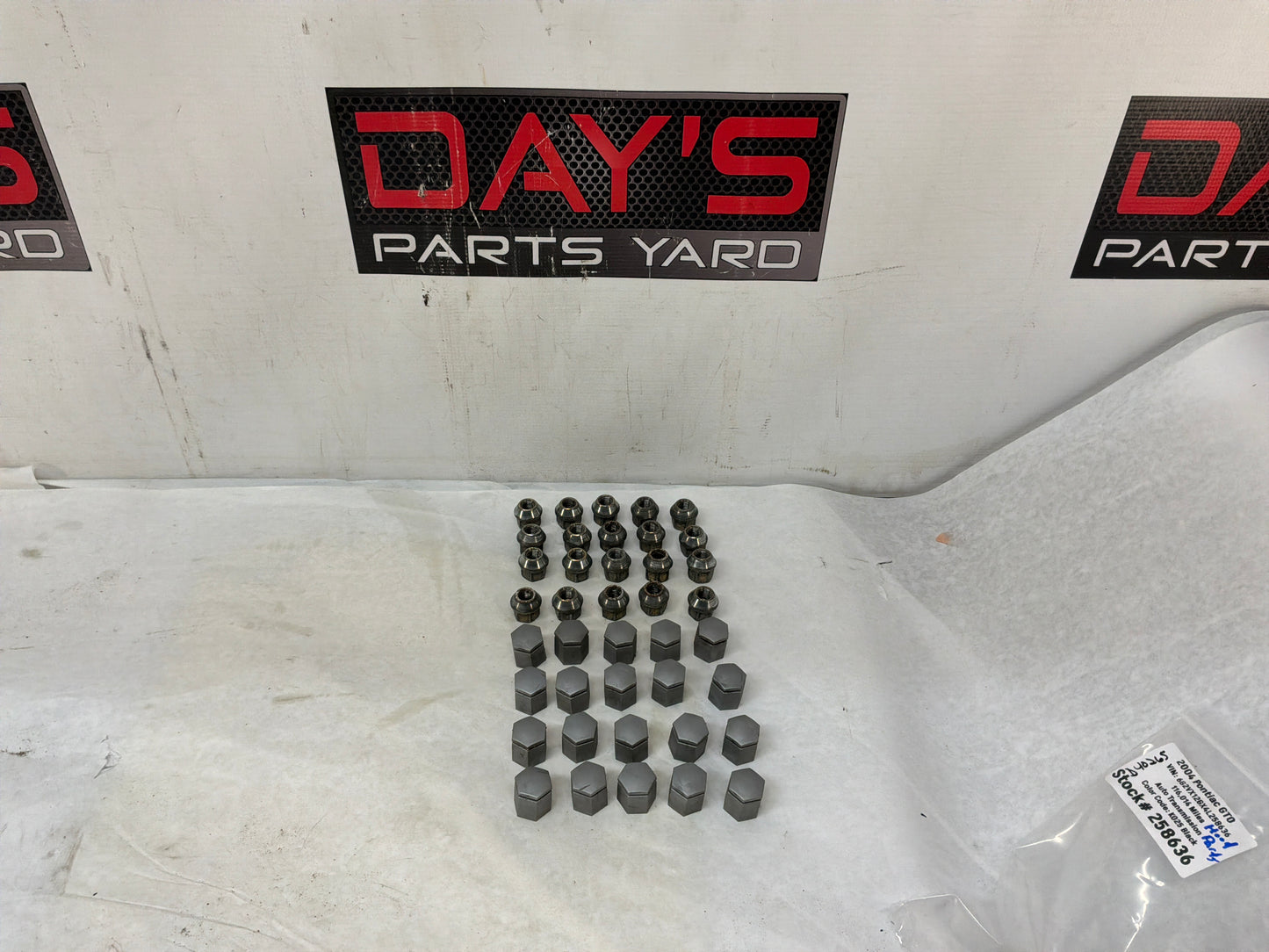 2004 Pontiac GTO Lug Nuts and Covers OEM