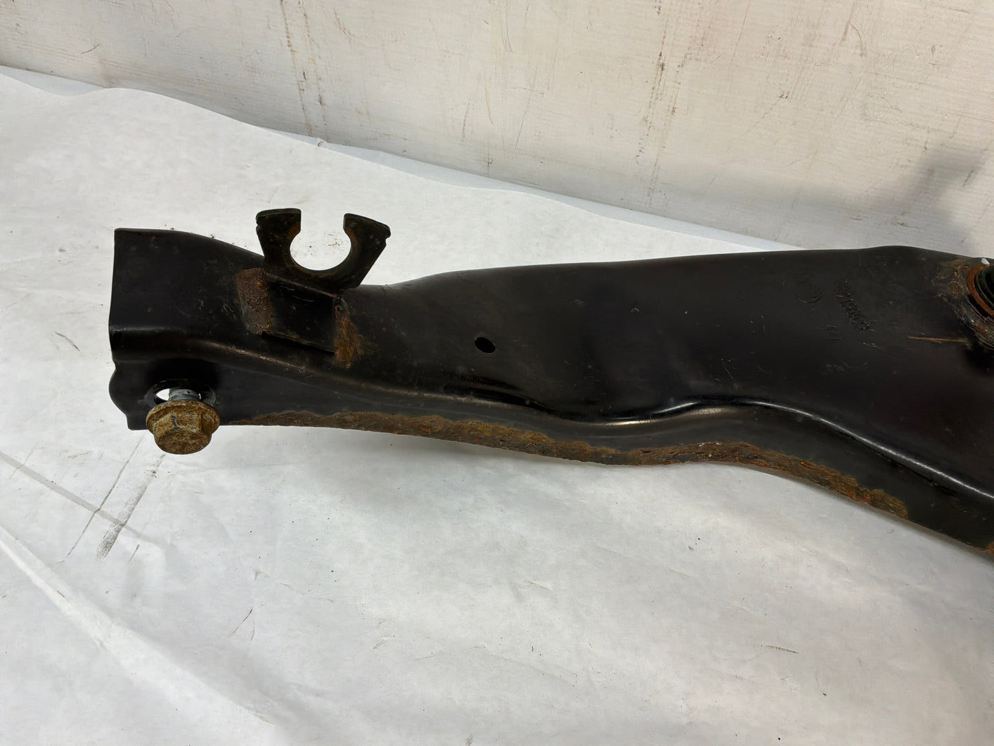 Lh upper control arm - Day's Parts Yard
