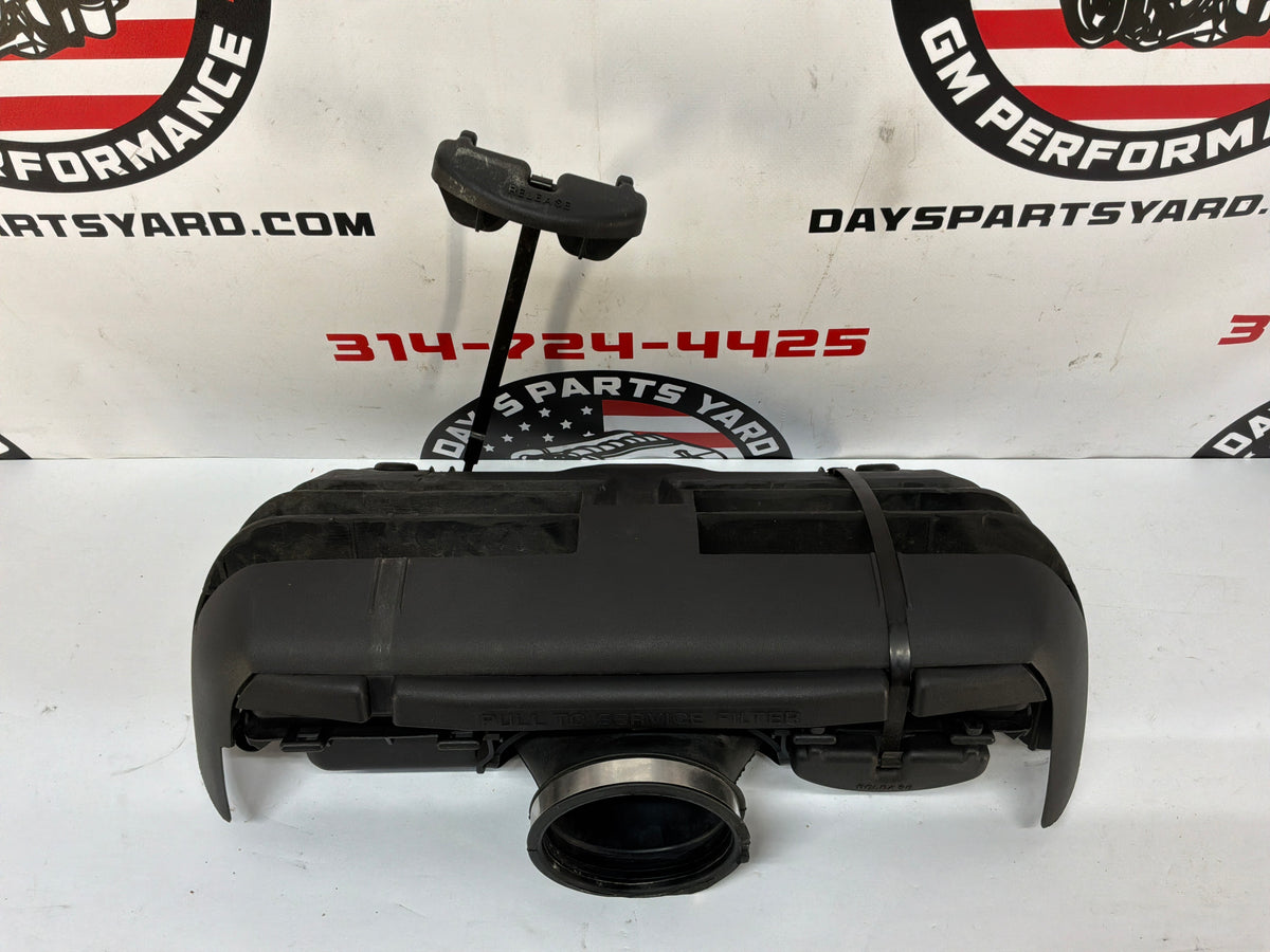2002 Chevy Corvette Convertible Air Intake Filter Housing Cleaner Assembly OEM