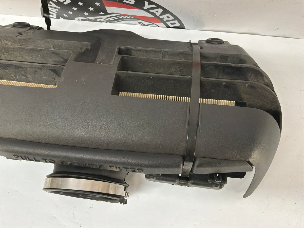 2002 Chevy Corvette Convertible Air Intake Filter Housing Cleaner Assembly OEM
