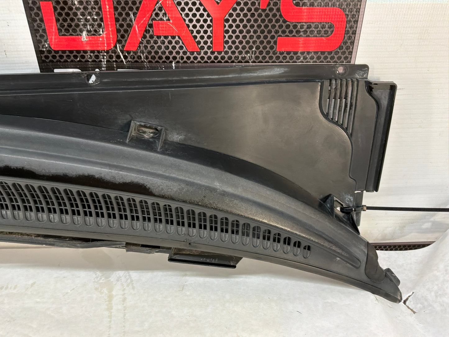2004 Pontiac GTO Windshield Wiper Cowl Panel Molding 3pc OEM