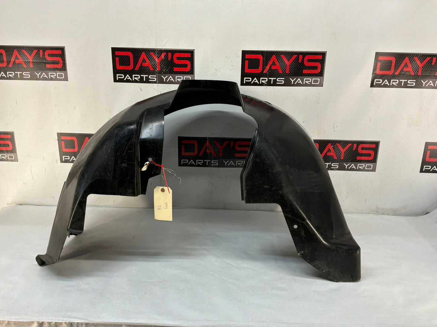 Rh front wheel liner - Day's Parts Yard