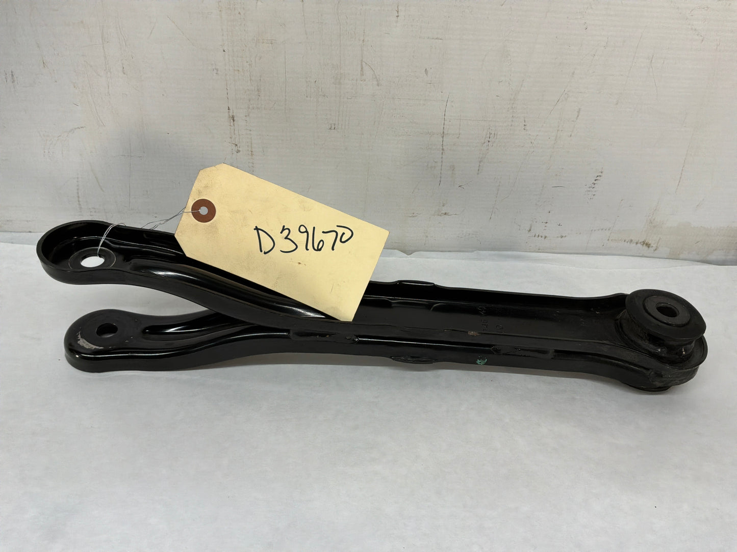 Rear lh control arm - Day's Parts Yard
