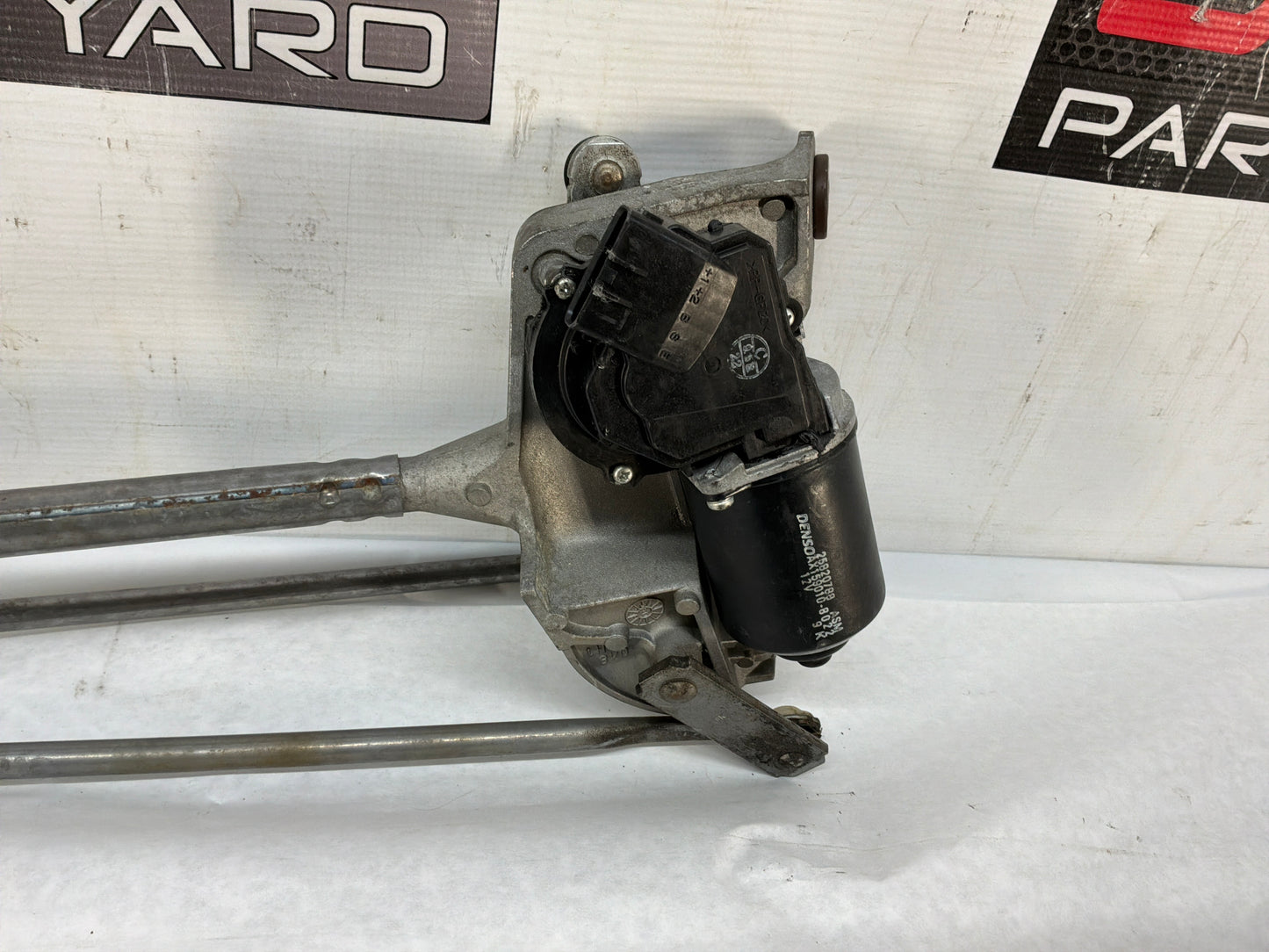 Windshield wiper motor - Day's Parts Yard