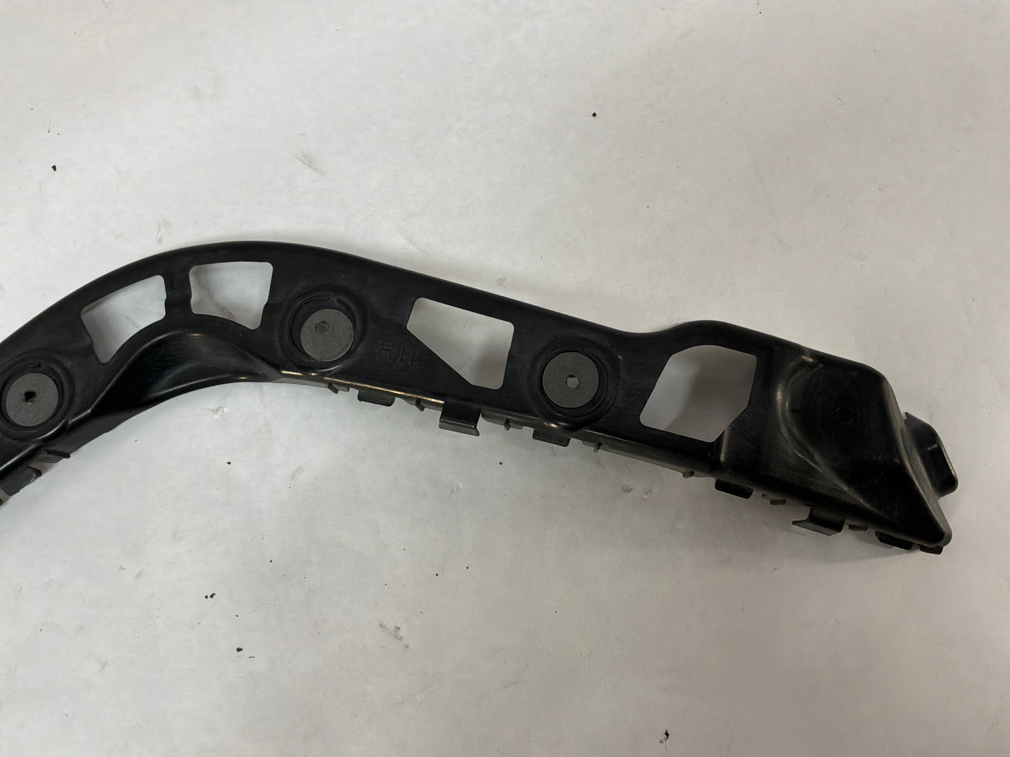 2017 Chevy SS Sedan Rear Bumper Support Brackets Braces Mounts RH & LH OEM