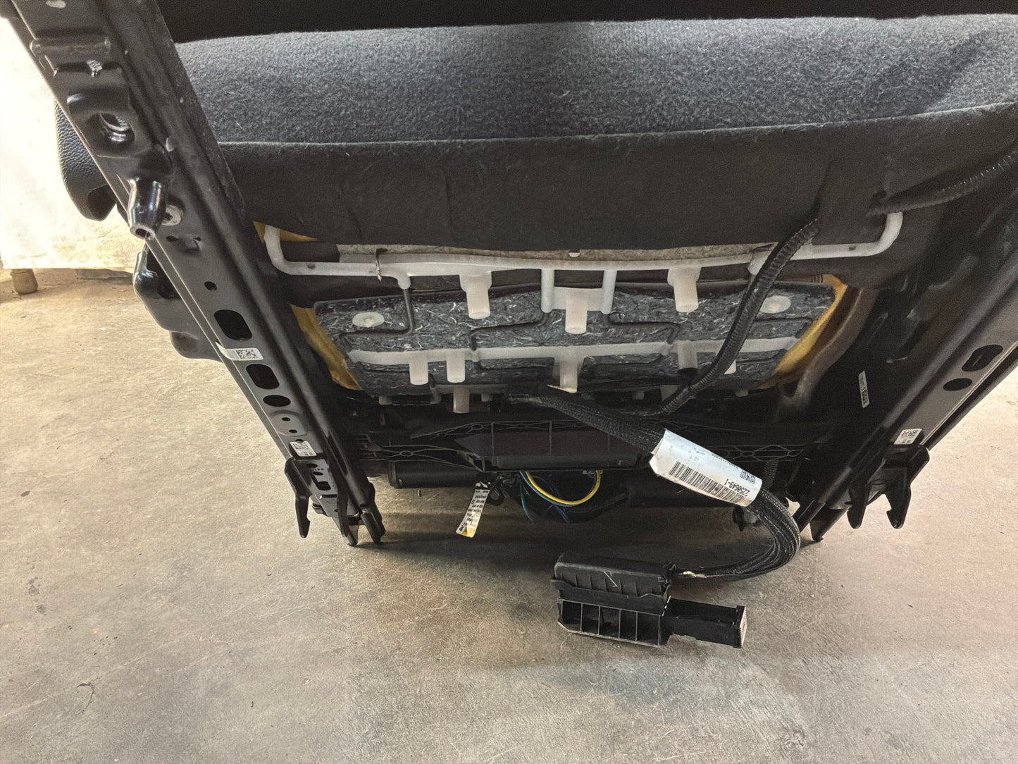 2014 Chevy Camaro SS RH Passenger Front Seat Black Cloth OEM