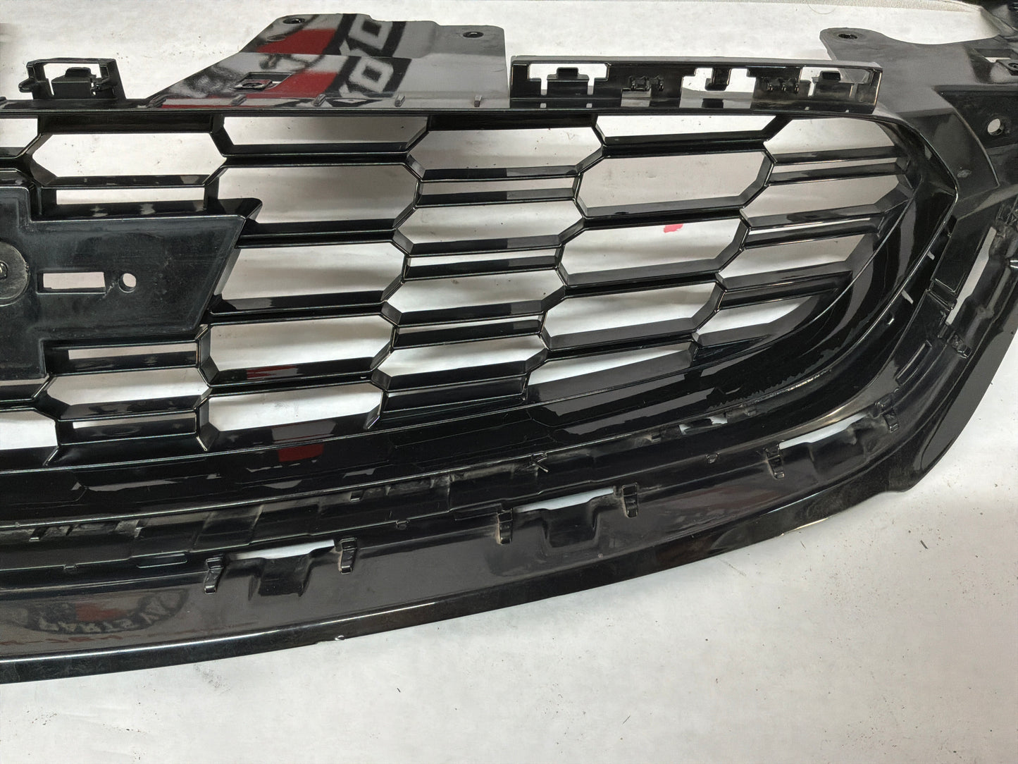 2017 Chevy SS Sedan Front Bumper Upper Grille OEM