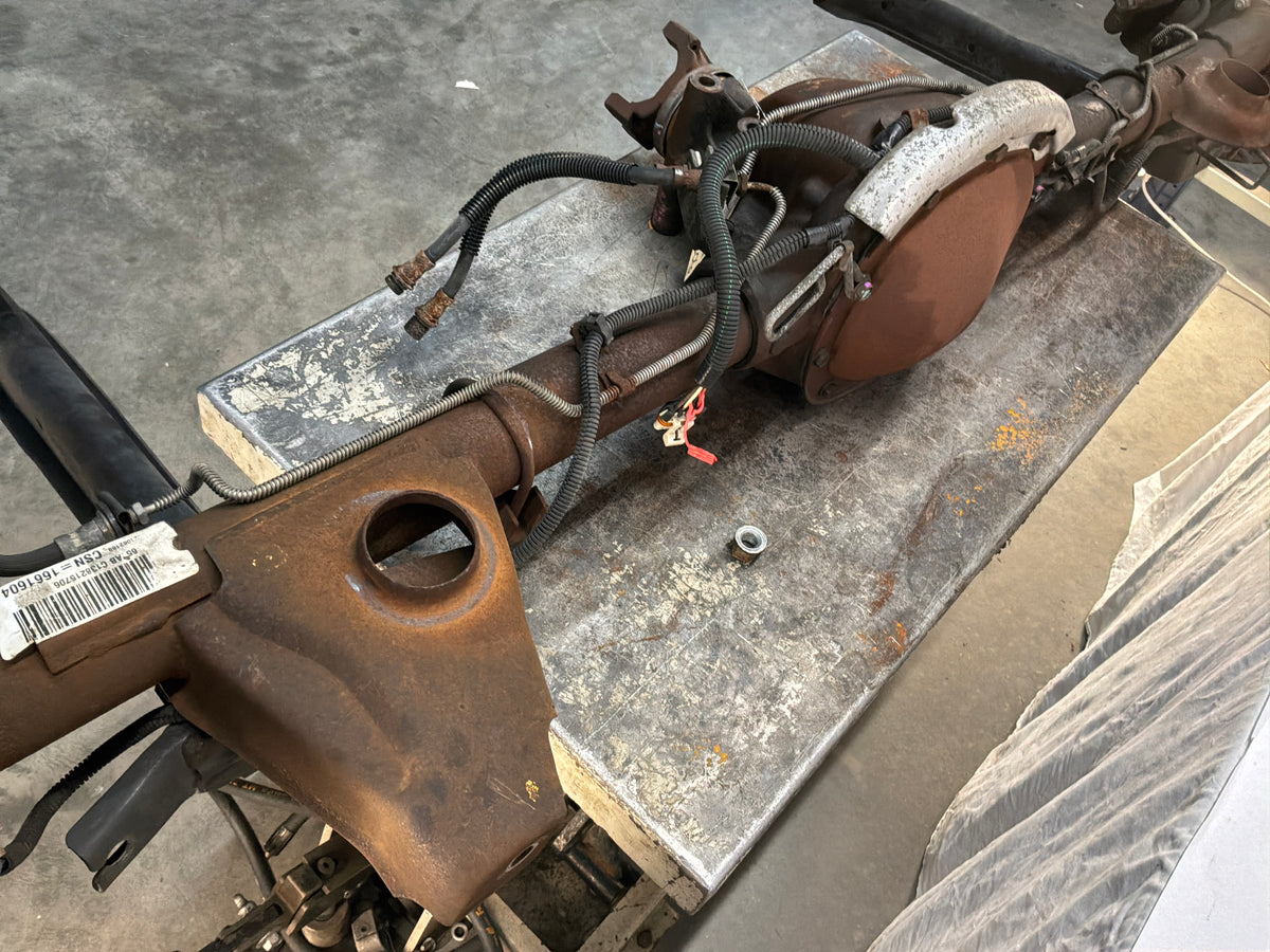 2002 Chevy Camaro Z28 Rear End Rearend Axle Carrier Differential 2.73 LSD OEM
