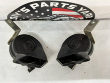 2008 Pontiac G8 Base High & Low Horns w/ Brackets OEM