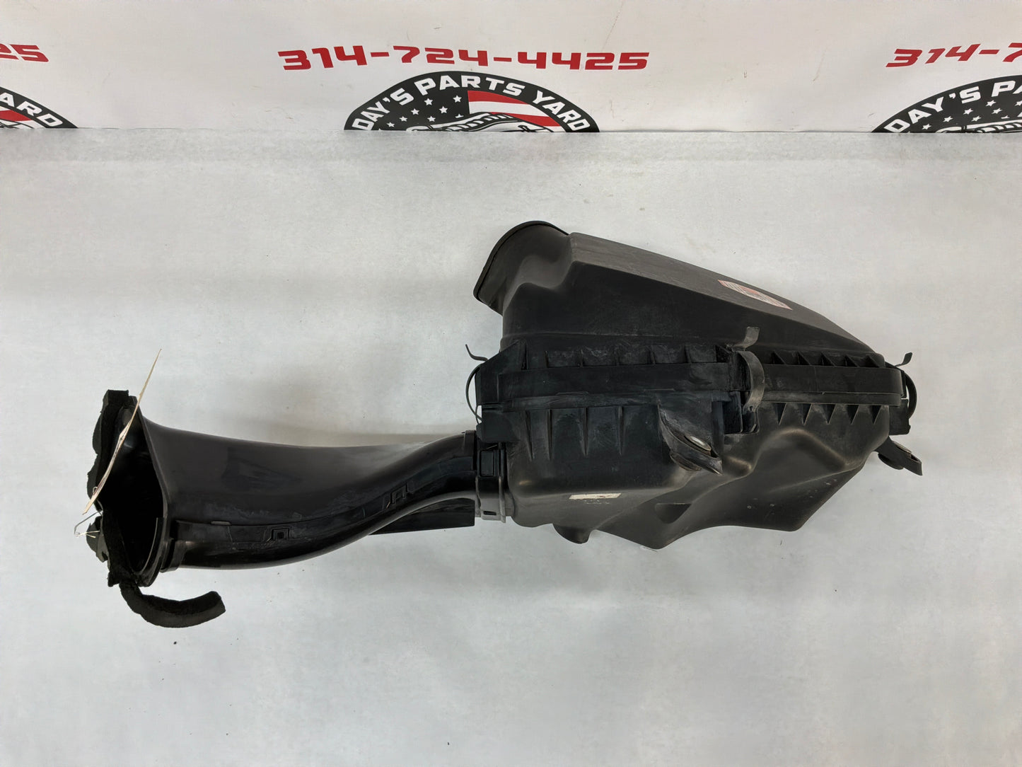2008 Pontiac G8 Base Factory OEM Air Intake Box Cleaner Assembly