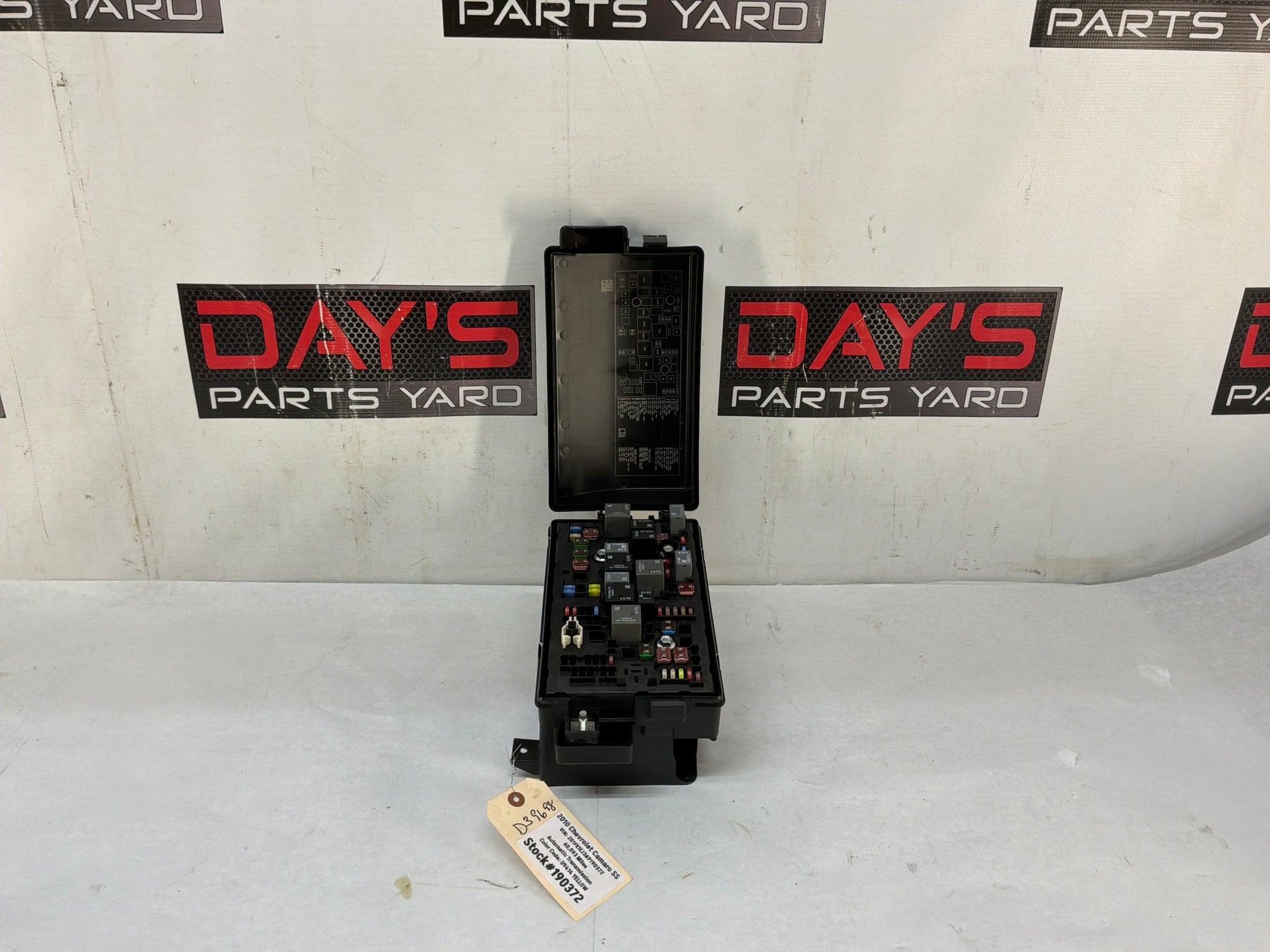 Fuse box - Day's Parts Yard
