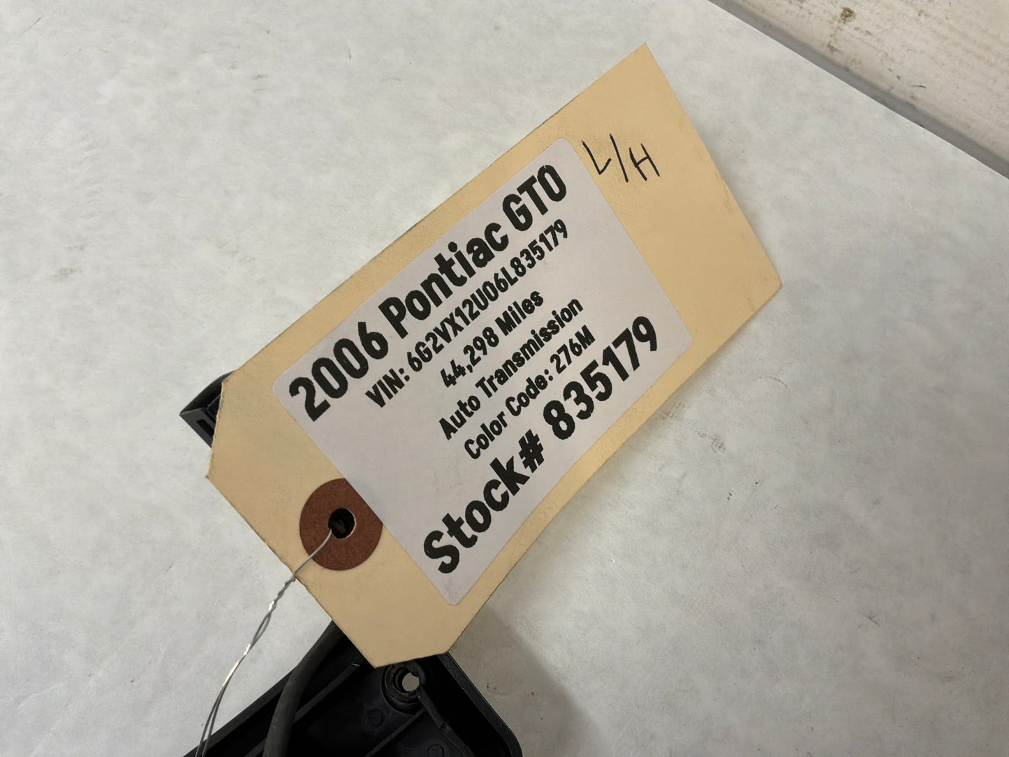 2006 Pontiac GTO RH & LH Sun Visors Shades Sunvisors w/ Clips OEM