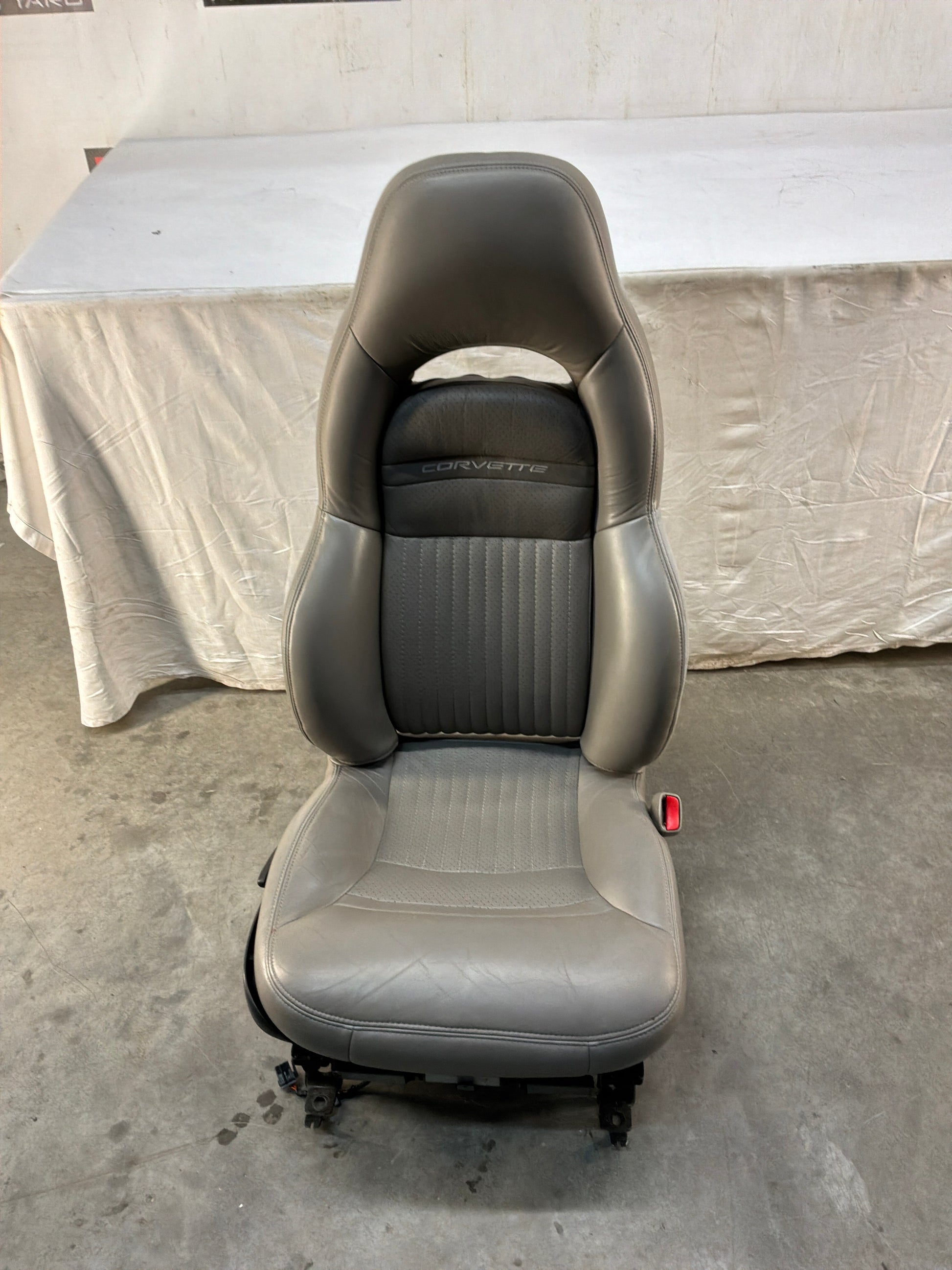 Front seats - Day's Parts Yard