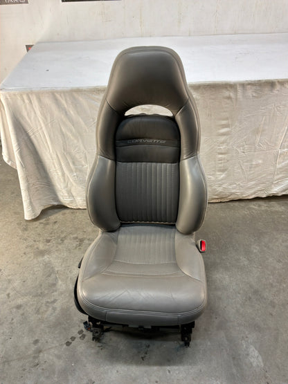 Front seats - Day's Parts Yard