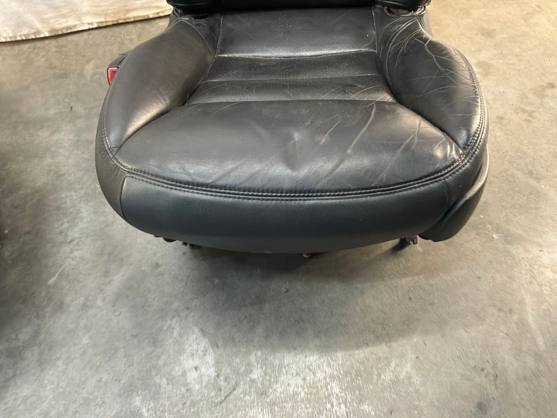 Front seats - Day's Parts Yard