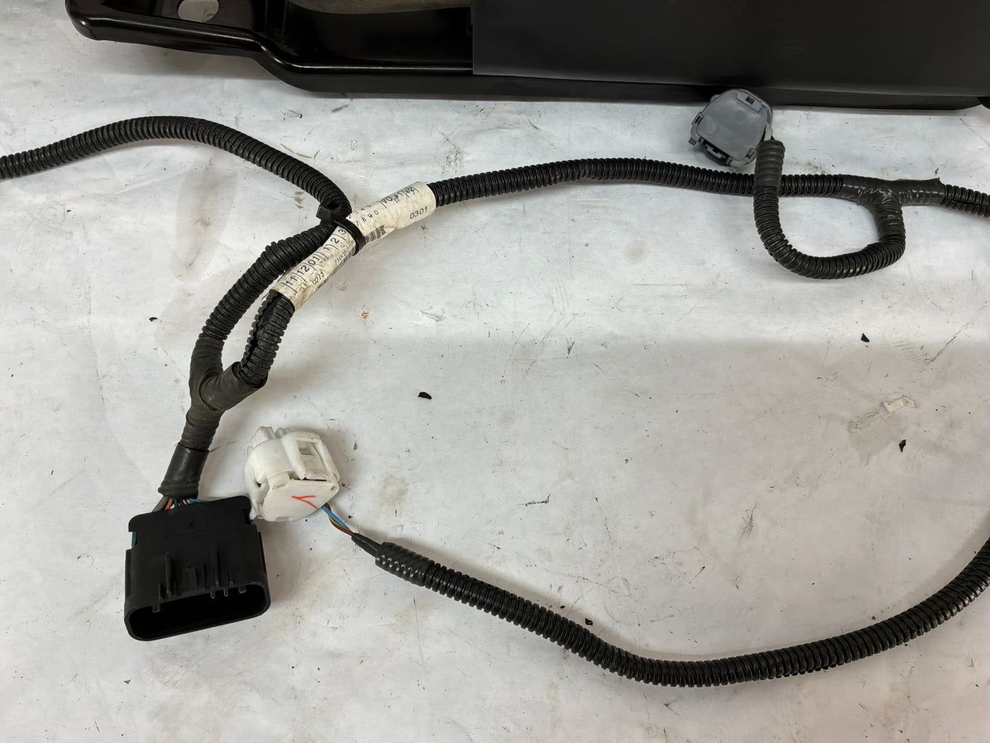 2008 Pontiac G8 GT EVAP Charcoal Canister Fuel Tank Wire Wiring Harness OEM
