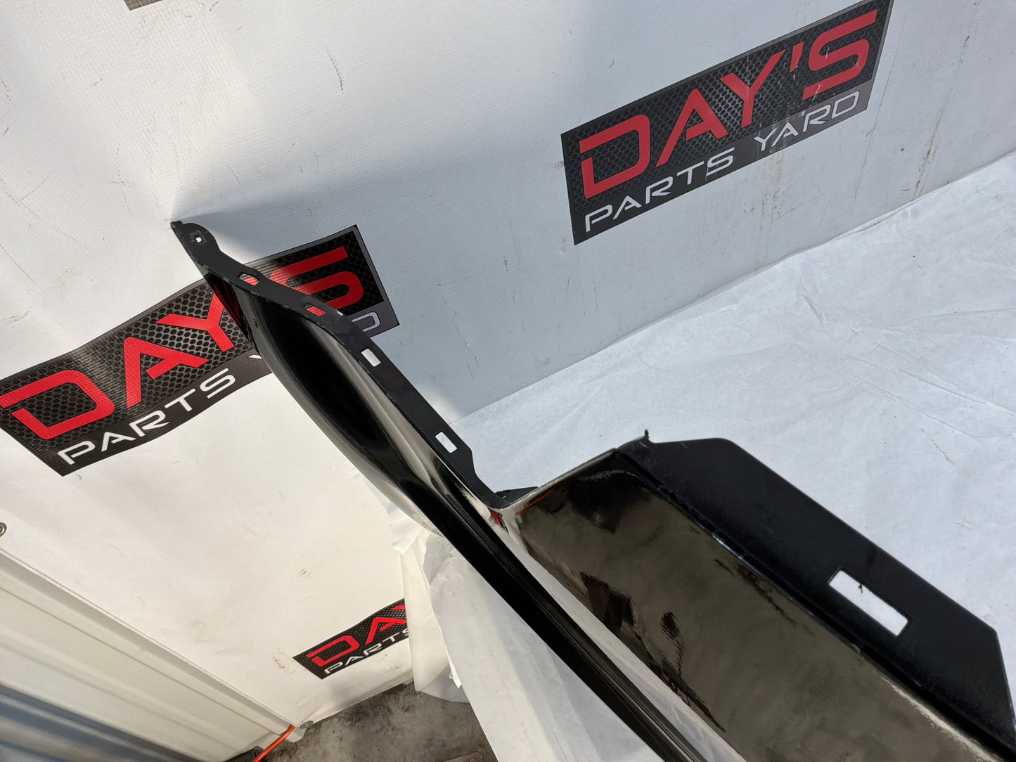 Rear bumper - Day's Parts Yard