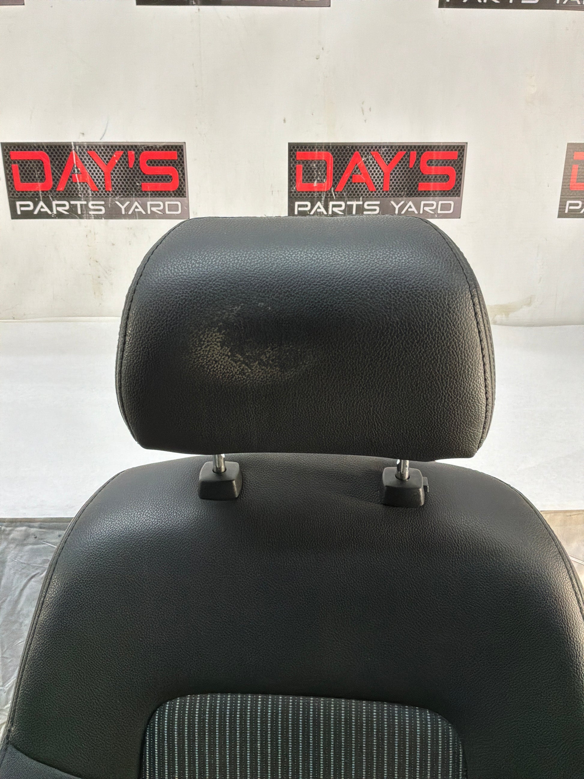 Front Seats - Day's Parts Yard
