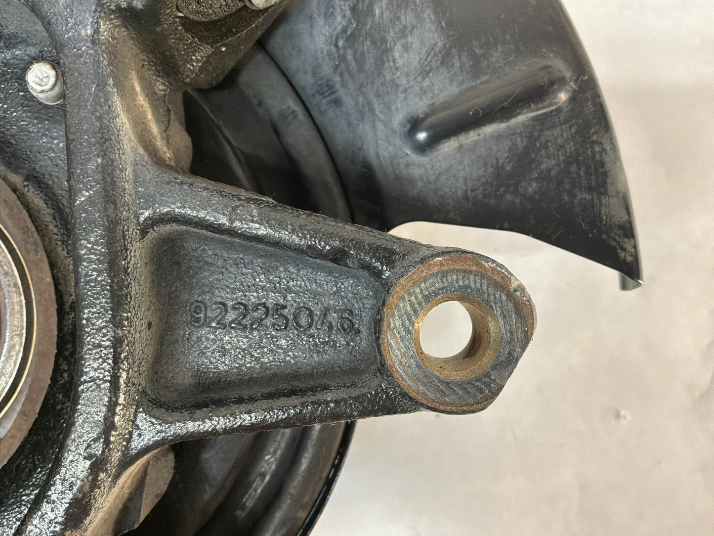 2012 Chevy Caprice PPV RH Passenger Rear Suspension Spindle Hub Knuckle Wheel Bearing OEM - Day's Parts Yard