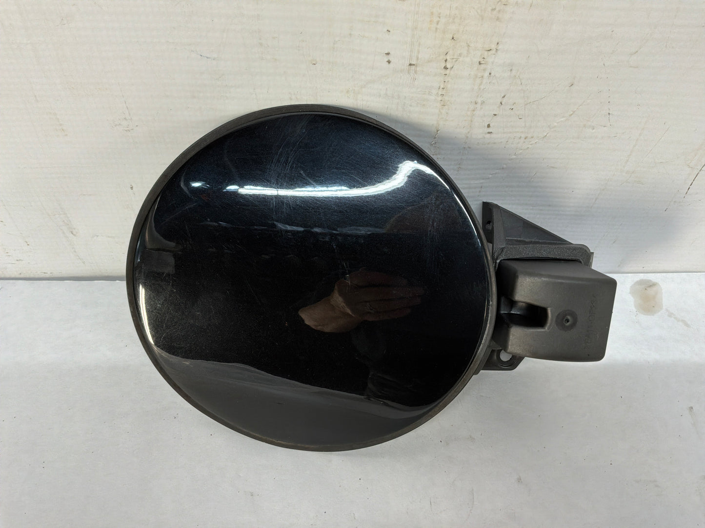 2004 Pontiac GTO Fuel Gas Door Lid Cover Door Assembly OEM