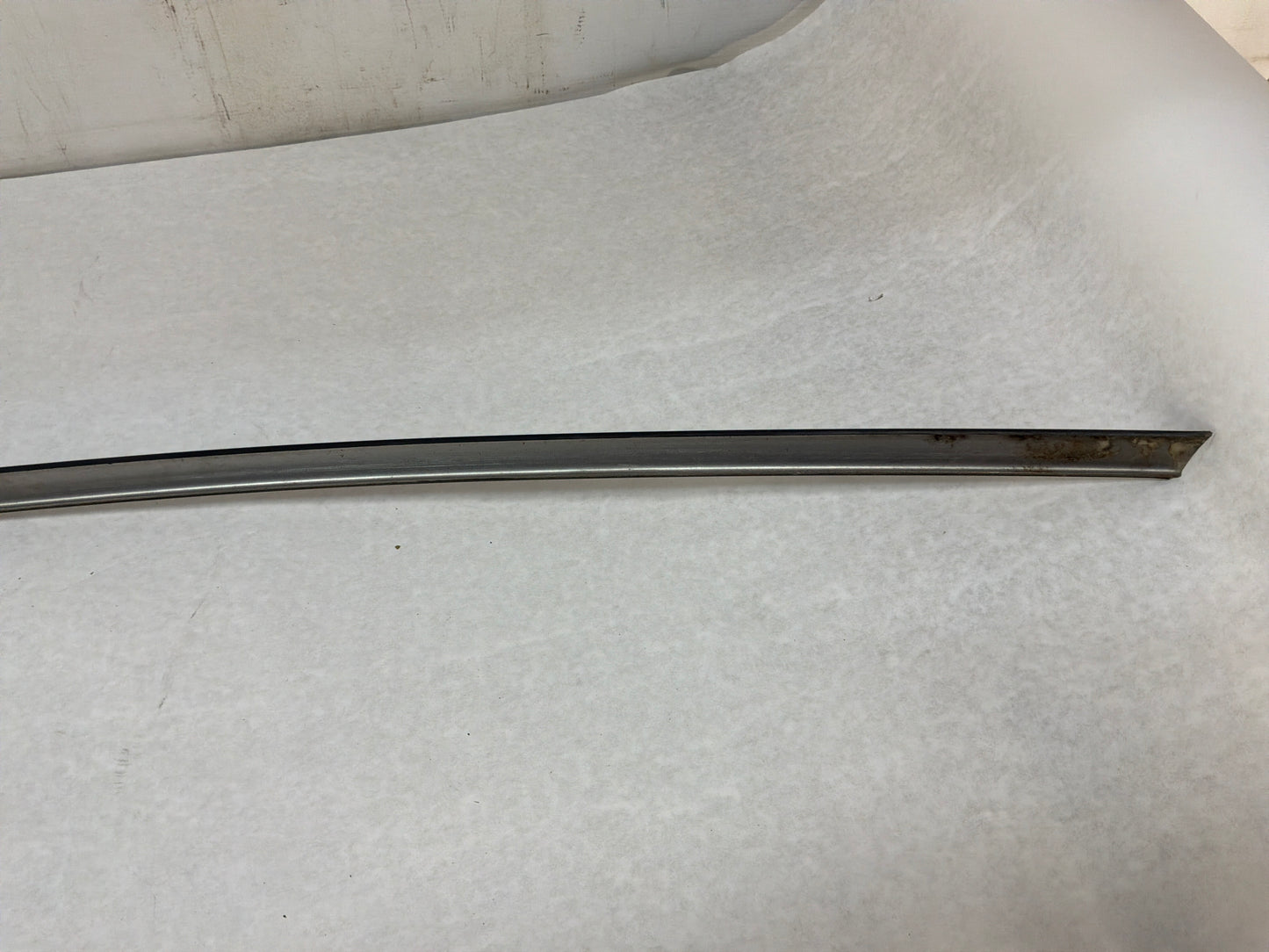 2006 Pontiac GTO RH Passenger Roof Panel Joint Finish Trim Molding OEM
