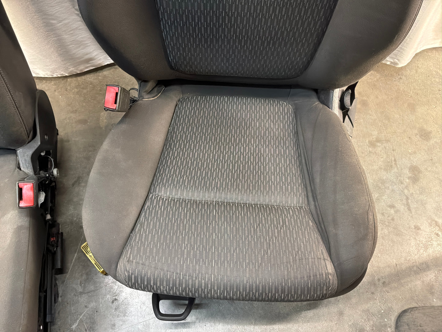 Front seats - Day's Parts Yard