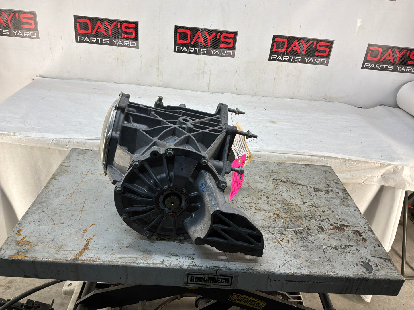 Rear differential - Day's Parts Yard