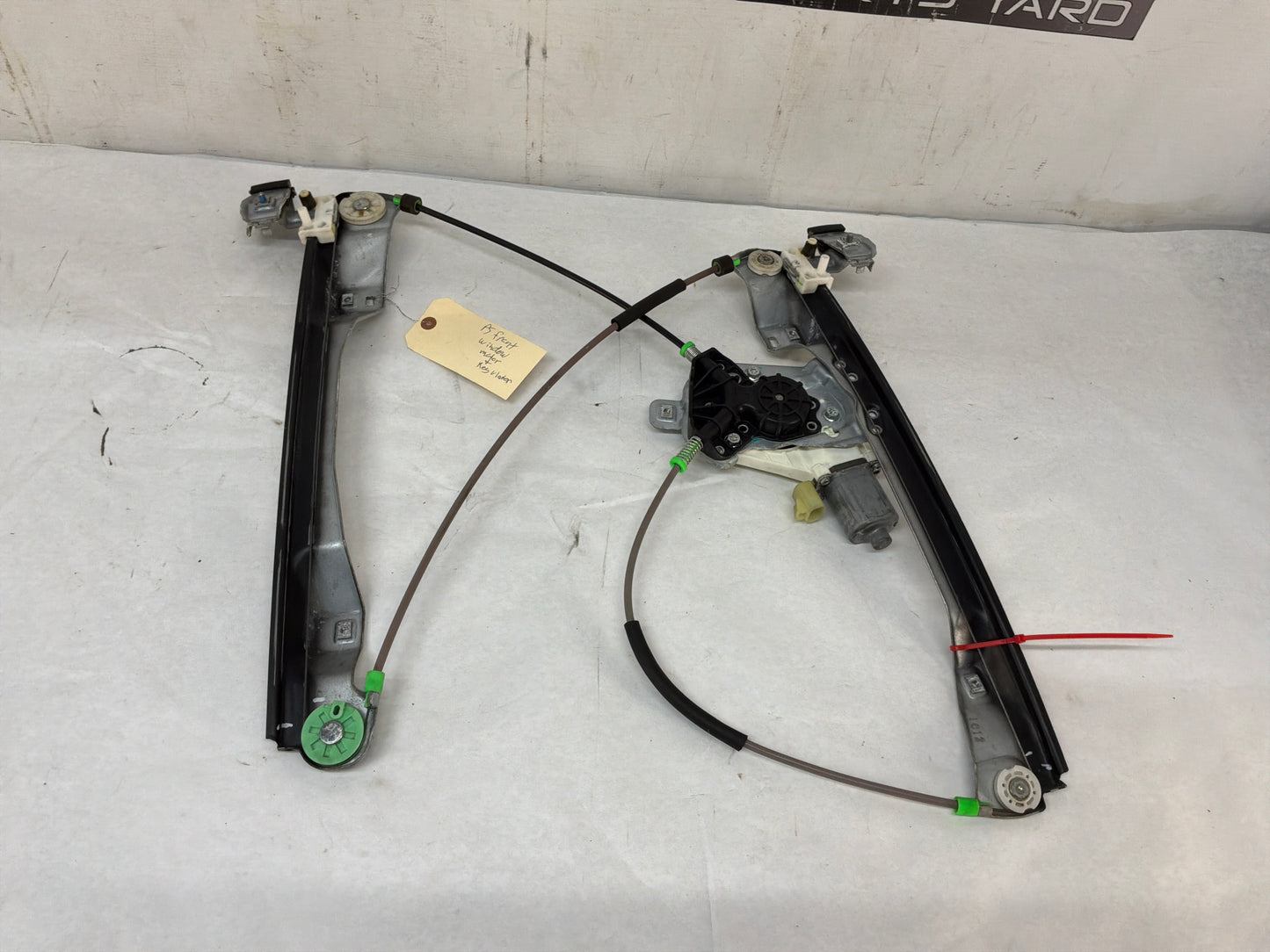 Rh front window regulator - Day's Parts Yard