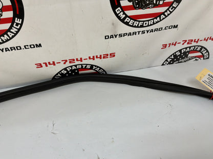 2015 Chevy SS Sedan RH Passenger Front Door Weather Strip Rubber Seal OEM
