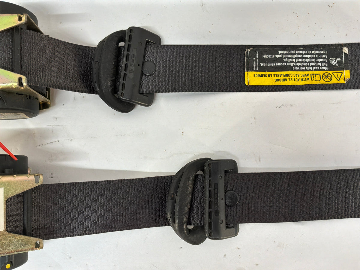 2006 Pontiac GTO LH & RH Front Seat Belts Retractors OEM