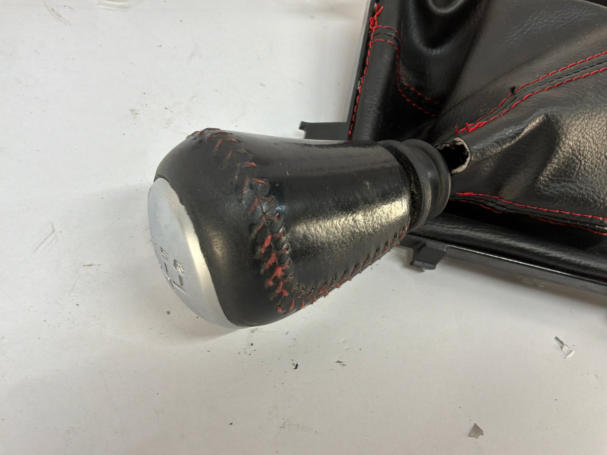 2006 Pontiac GTO Manual Shifter Knob w/ Boot Black Leather OEM