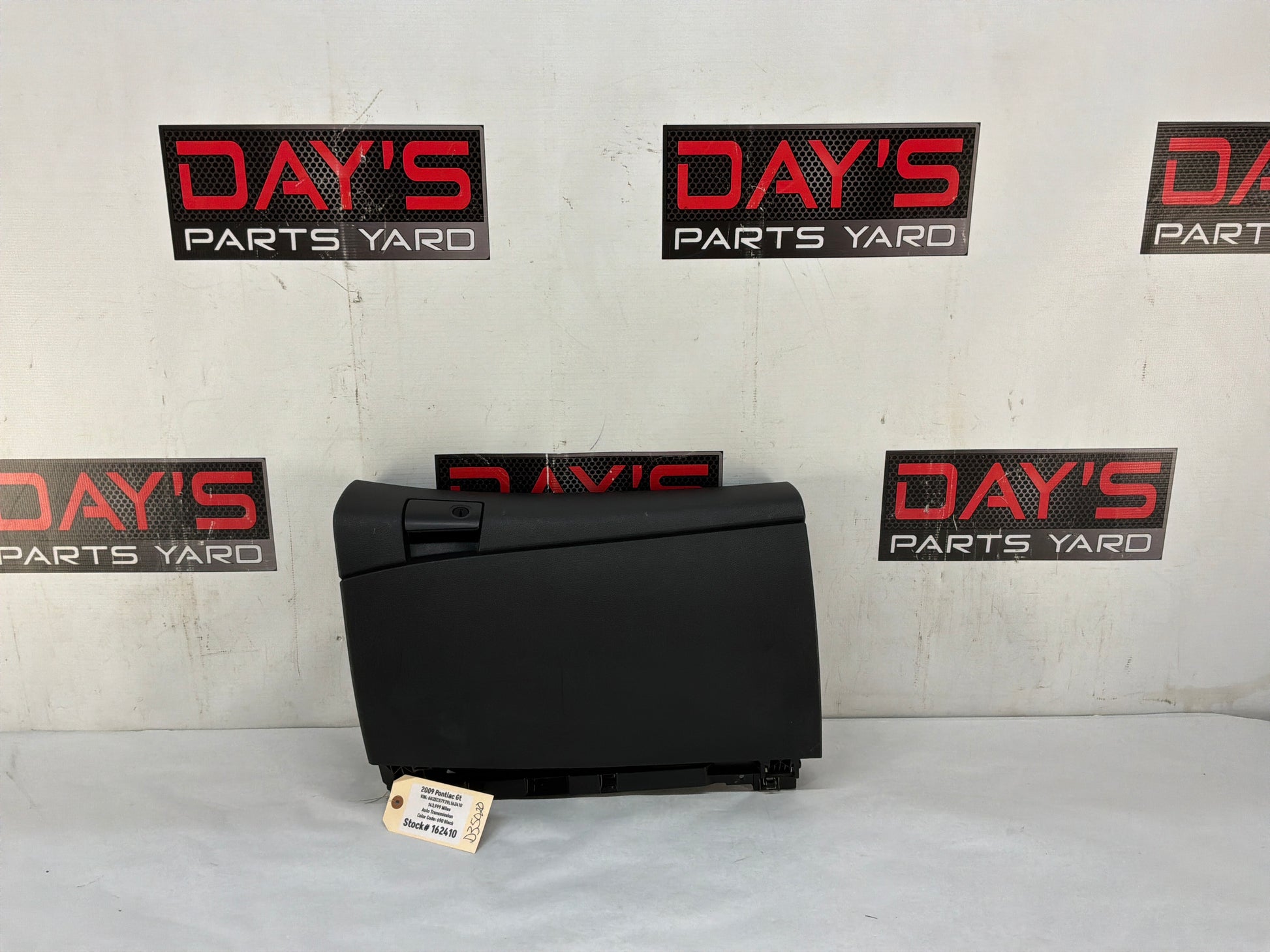 Glove box - Day's Parts Yard