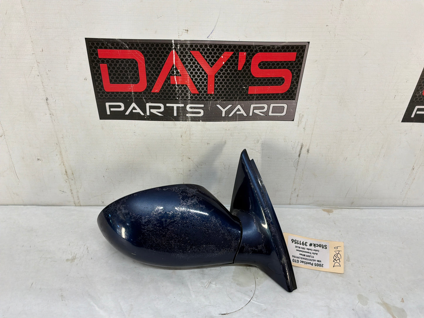 Rh mirror - Day's Parts Yard
