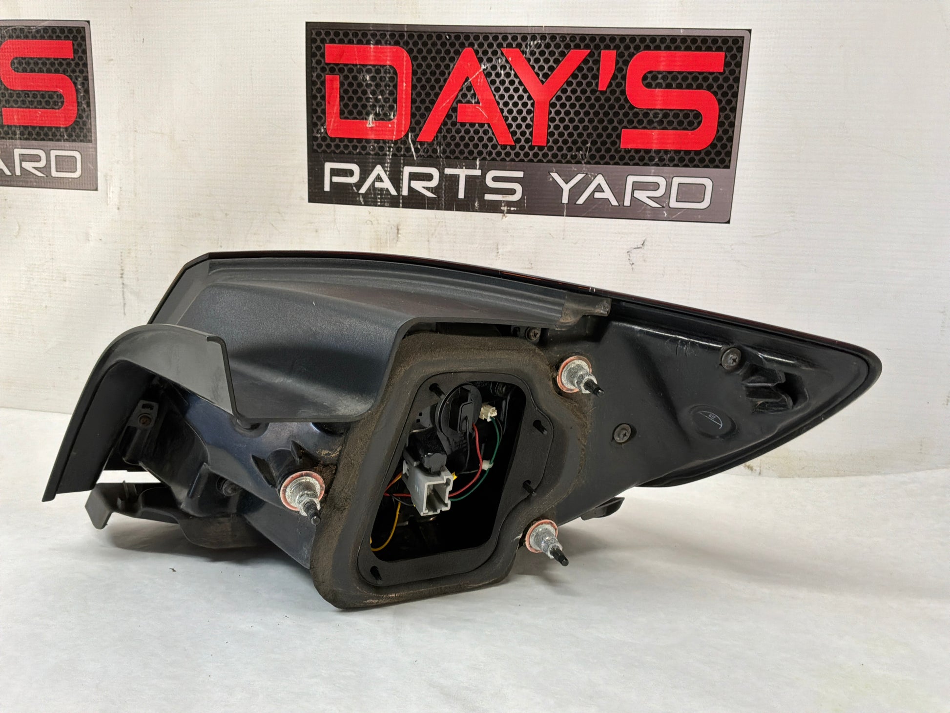Tail light - Day's Parts Yard
