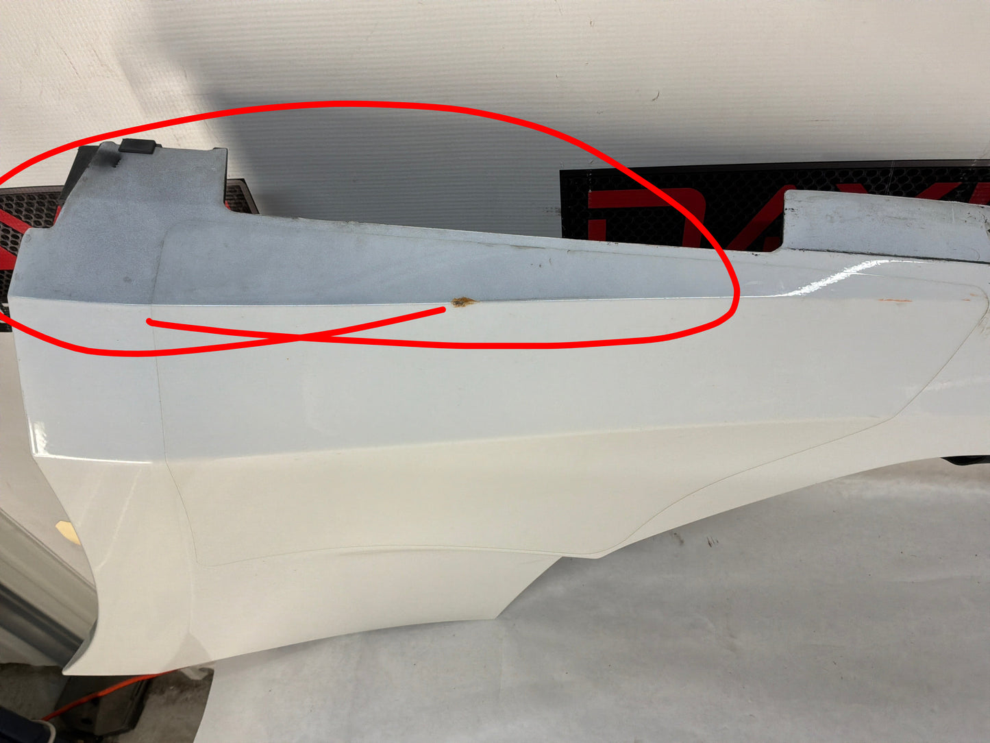 2023 Chevy Camaro SS LH Driver Rocker Molding Side Skirt Trim White OEM